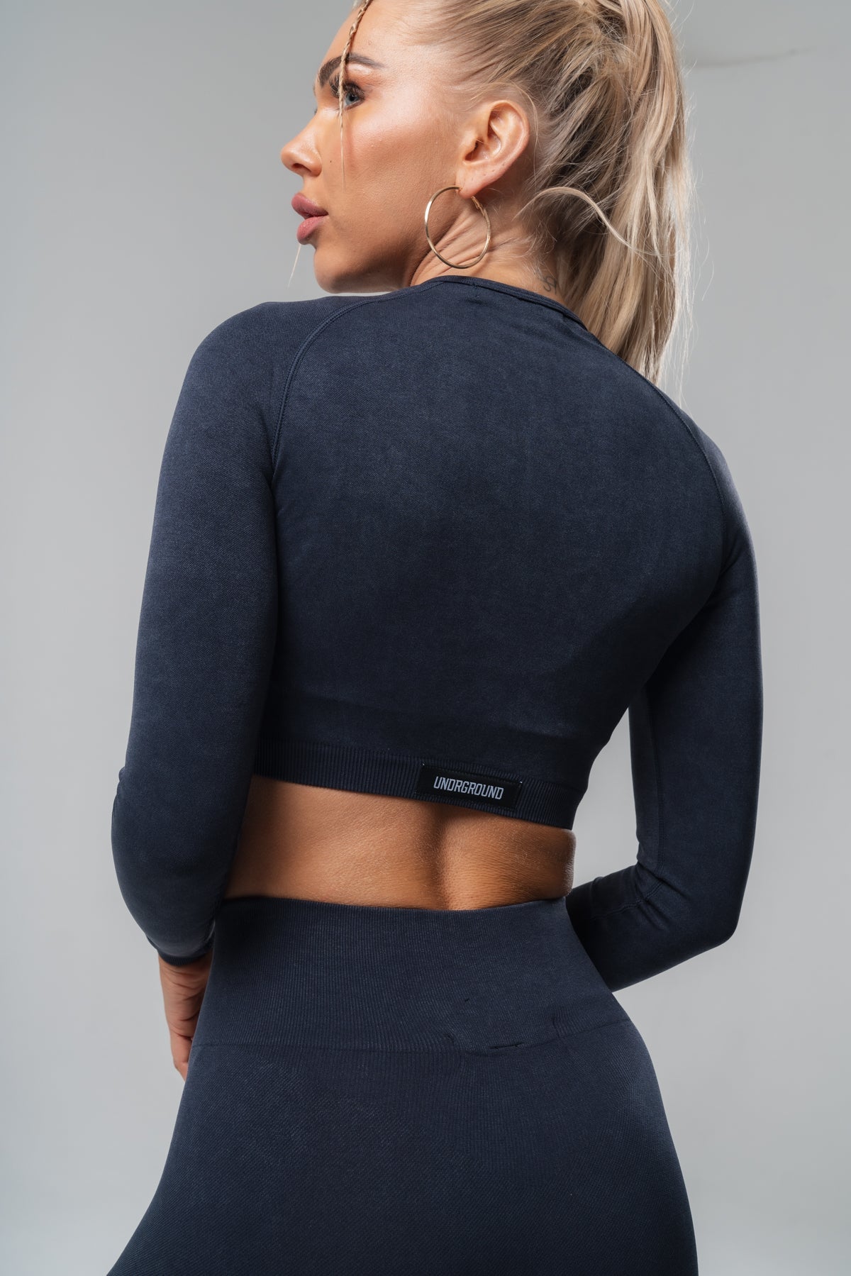 Black Long Sleeve Zip Crop