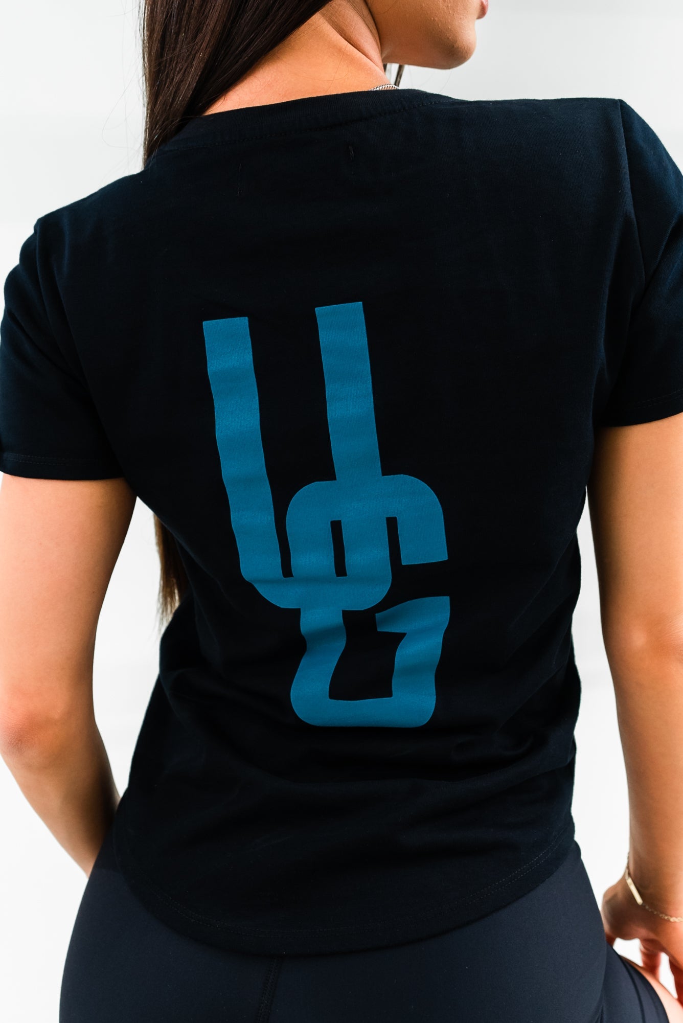 Fitted Black Tee x Blue