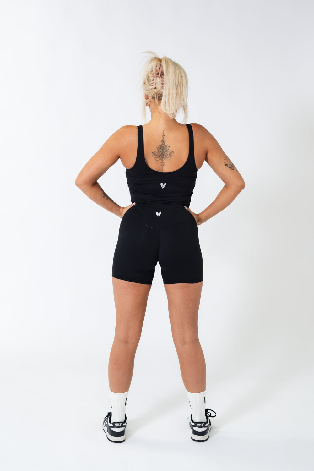 UG Black Buttery Scoop Singlet